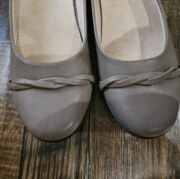 Life Stride Impact Women's Taupe Slip-On Flats. Size‎ 9 - Picture 8 of 11